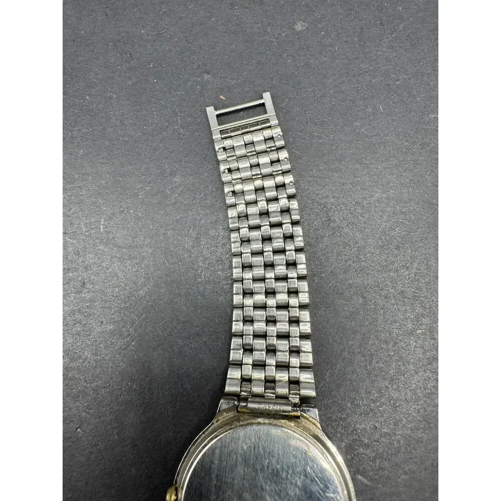Seiko V701-1K29 Two Tone Quartz Wristwatch Blue Dial Silver Gold Bracelet